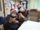 職員も入居者様もおそろいのサンタ帽をかぶってクリスマスを楽しみました!クリスマスが終わるのが惜しいですね~(≧◇≦)