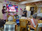 誕生日会開催!ウクレレに合わせて、皆で歌を歌いました(≧▽≦)誕生日を迎えた入居者様の皆様、改めておめでとうございます~!